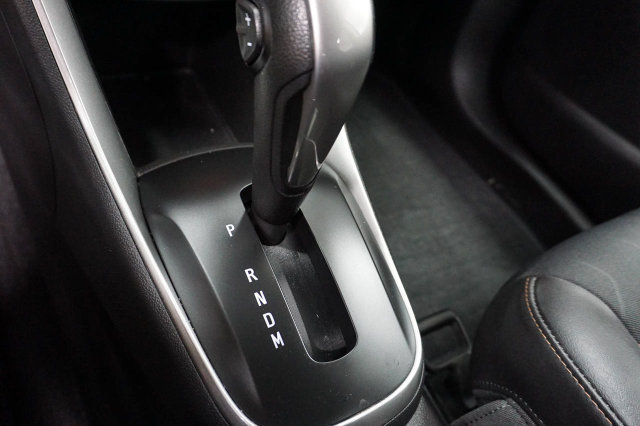 Used 2022 Chevrolet Trax LT w/ LT Convenience Package FWD image 13