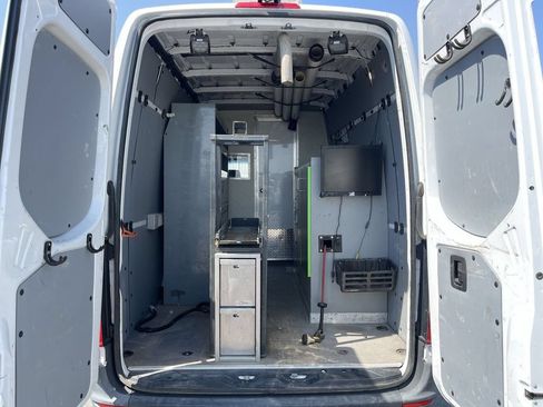 Used 2020 Mercedes-Benz Sprinter 3500 w/ Driver Convenience Package image 15