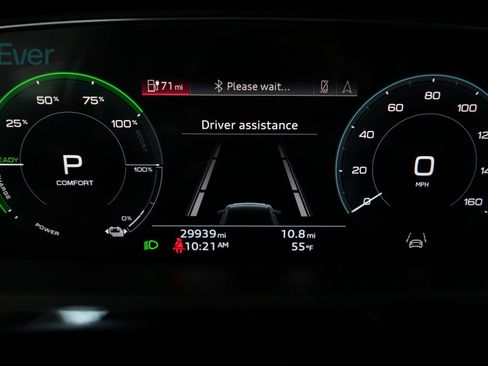 Used 2022 Audi e-tron Premium Plus image 29