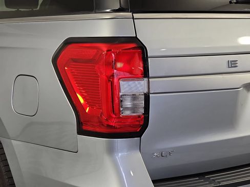Used 2022 Ford Expedition Max XLT RWD image 30