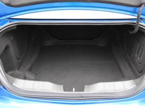 Used 2018 Chevrolet Camaro LT RWD image 11