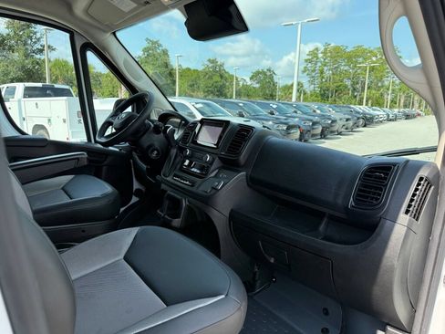 Used 2025 RAM ProMaster 2500 w/ Convenience Group FWD image 12