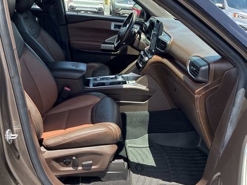 Used 2021 Ford Explorer King Ranch w/ Premium Technology Package AWD/4WD image 3