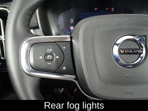 Used 2025 Volvo XC40 B5 Core AWD/4WD image 26