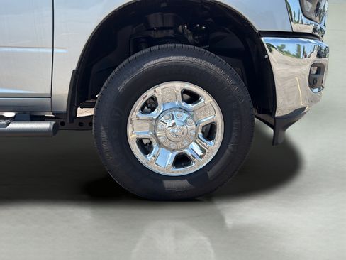 New 2026 RAM 2500 Tradesman AWD/4WD image 9