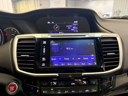 Used 2017 Honda Accord EX-L image 21