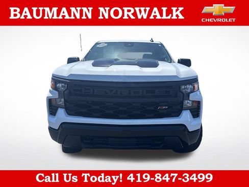 Used 2025 Chevrolet Silverado 1500 Custom Trail Boss w/ Turbomax Blackout Package AWD/4WD image 2