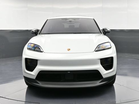Certified 2025 Porsche Macan 4S Electric AWD/4WD image 11