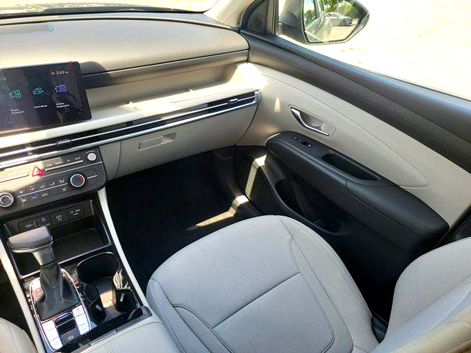 Used 2025 Hyundai Tucson SE FWD image 16