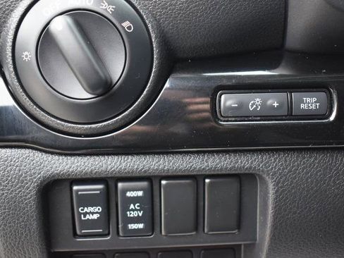 Used 2021 Nissan Titan SV w/ SV Convenience Package image 24