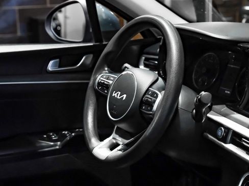 Used 2022 Kia K5 LXS FWD image 16
