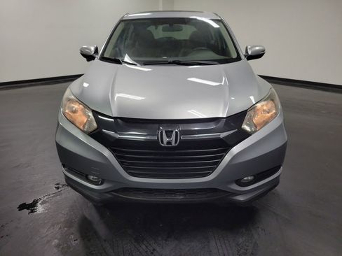 Used 2017 Honda HR-V EX image 2