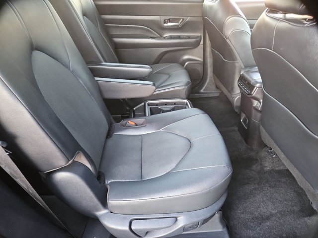 Used 2025 Toyota Grand Highlander AWD image 26
