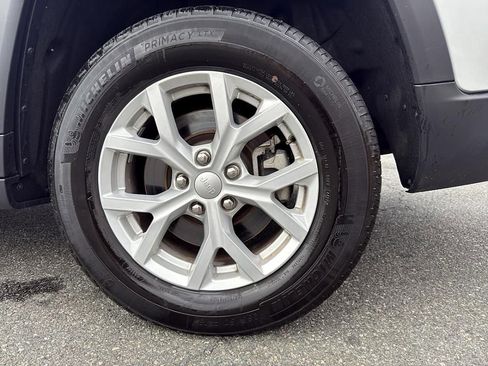 Used 2023 Jeep Grand Cherokee L Limited image 35