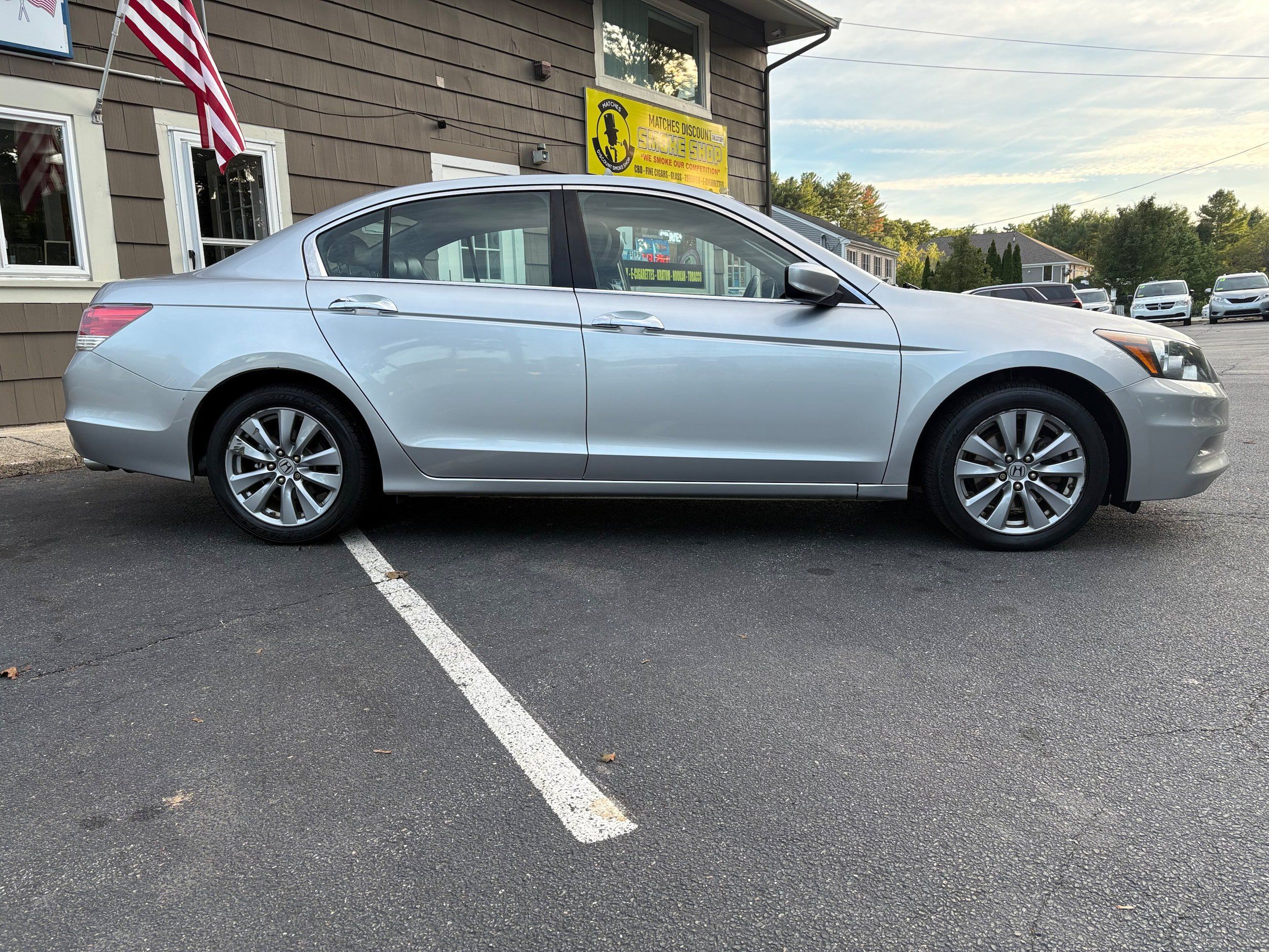 Used 2011 Honda Accord EX-L image 4