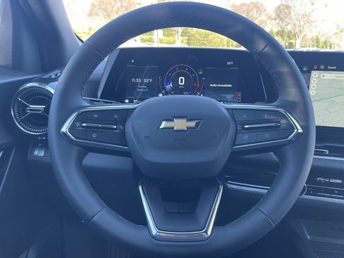 New 2026 Chevrolet Equinox LT w/ Convenience Package II FWD image 27
