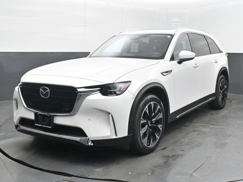 Used 2024 MAZDA CX-90 Plug-In Hybrid w/ Premium Pkg image 4