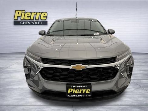 New 2026 Chevrolet Trax LS w/ LS Convenience Package FWD image 7