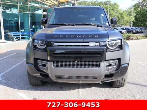 Used 2023 Land Rover Defender 110 V8 AWD/4WD image 12