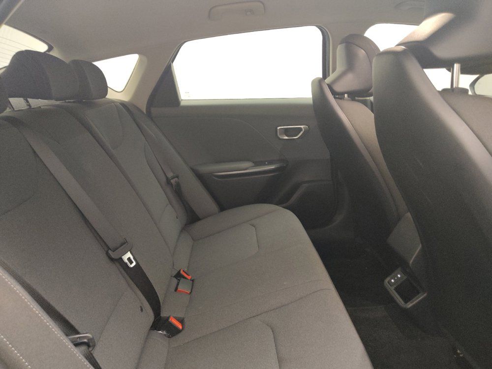 Used 2025 Kia K4 FWD image 19