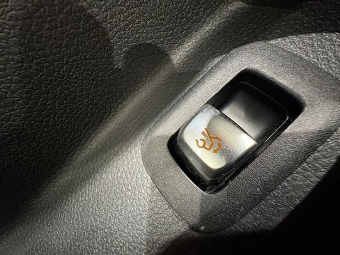 Used 2020 Mercedes-Benz C 300 4MATIC Coupe image 35