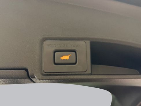 Used 2025 Acura RDX SH-AWD image 34