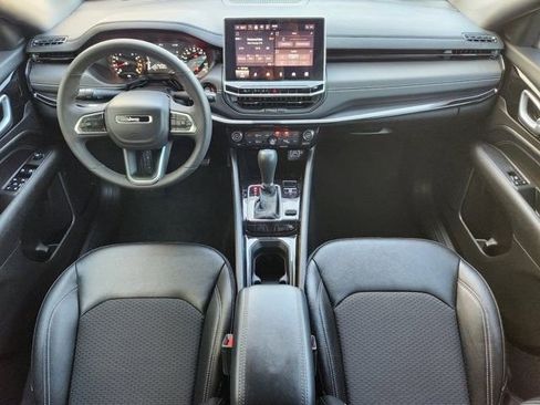 Used 2024 Jeep Compass Latitude w/ Convenience Group AWD/4WD image 26