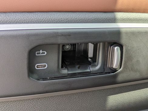 Used 2025 BMW X5 M60i AWD/4WD image 17