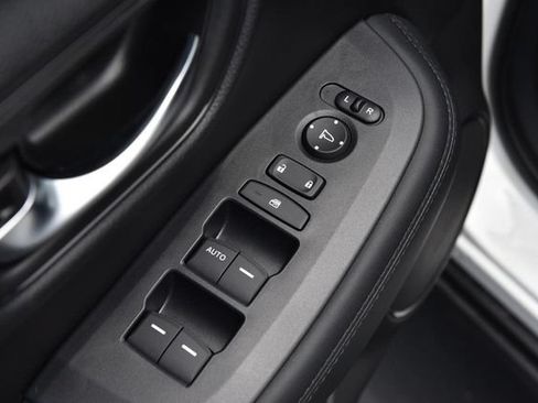New 2027 Honda HR-V LX image 8