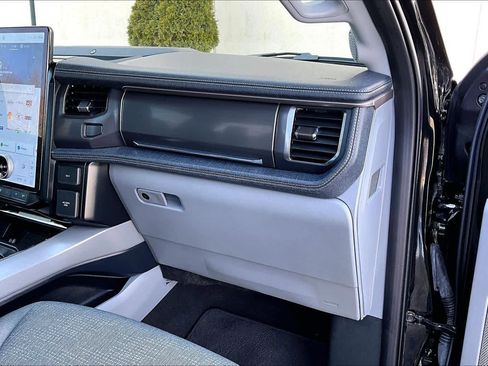 Used 2024 Ford F150 Lightning Flash image 19