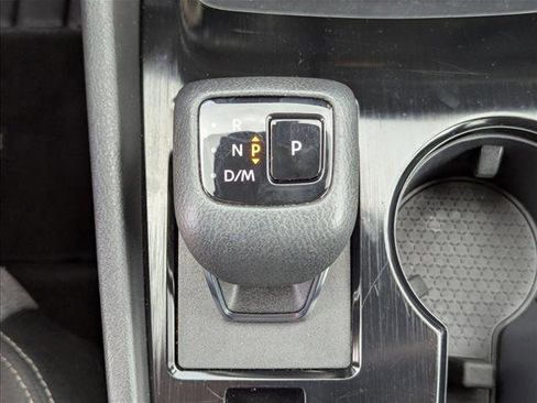Used 2022 Nissan Rogue SV AWD/4WD image 12