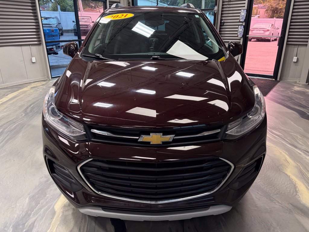 Used 2021 Chevrolet Trax LT w/ Premium Seat Package AWD/4WD image 34
