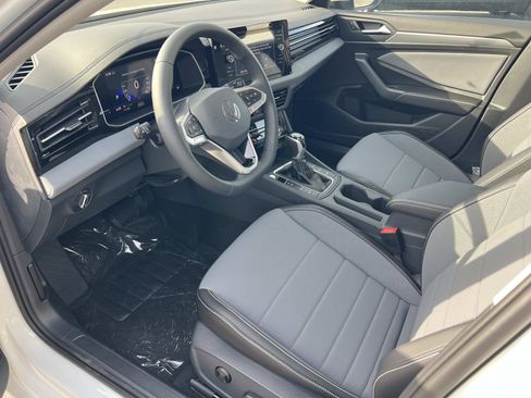 New 2026 Volkswagen Jetta SE image 5