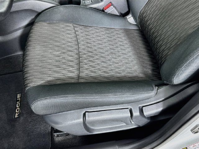 Used 2019 Nissan Rogue S w/ Special Edition Package FWD image 22