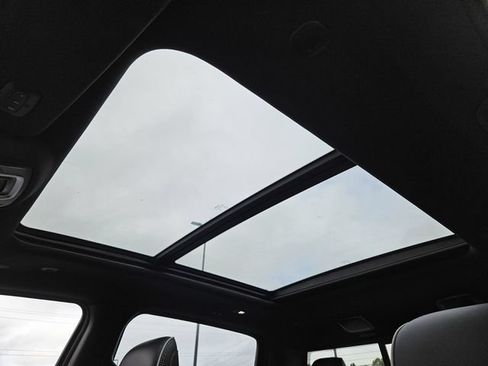 New 2025 RAM 1500 Limited AWD/4WD image 17