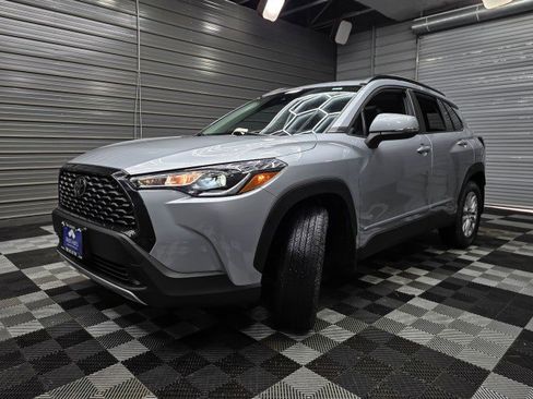 Used 2022 Toyota Corolla Cross LE w/ Moonroof Package AWD/4WD image 37