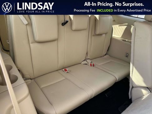 Used 2019 Toyota Highlander XLE image 12