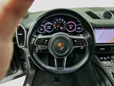 Certified 2020 Porsche Cayenne AWD/4WD image 12
