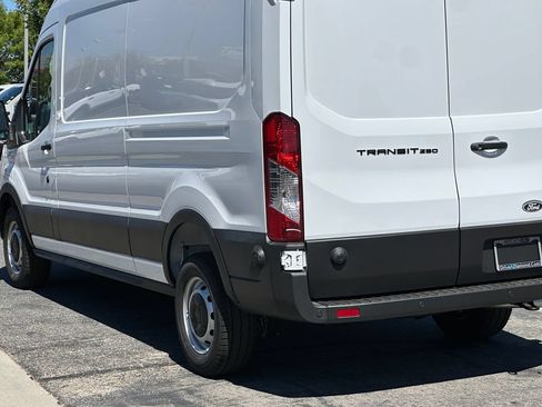 New 2026 Ford Transit 250 148 Medium Roof w/ Load Area Protection Package RWD image 5