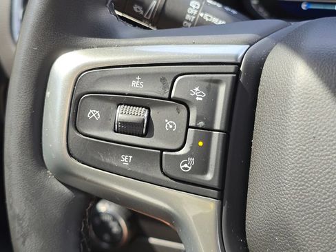 Used 2023 Chevrolet Suburban Z71 w/ Luxury Package AWD/4WD image 17