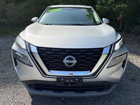 Used 2023 Nissan Rogue SV FWD image 2