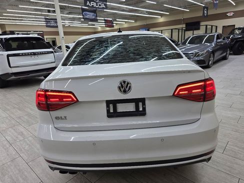 Used 2017 Volkswagen Jetta GLI FWD image 7