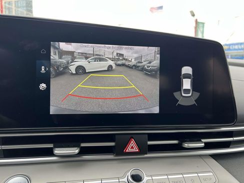 Used 2022 Hyundai Elantra Limited image 31