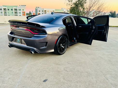 Used 2019 Dodge Charger Scat Pack w/ Daytona Edition image 41