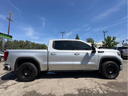 Used 2020 GMC Sierra 1500 Elevation w/ Elevation Value Package AWD/4WD image 9