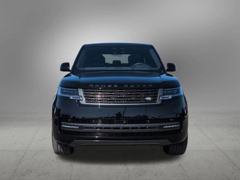 Certified 2025 Land Rover Range Rover SE image 9
