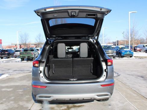 Used 2022 Mitsubishi Outlander SE image 9