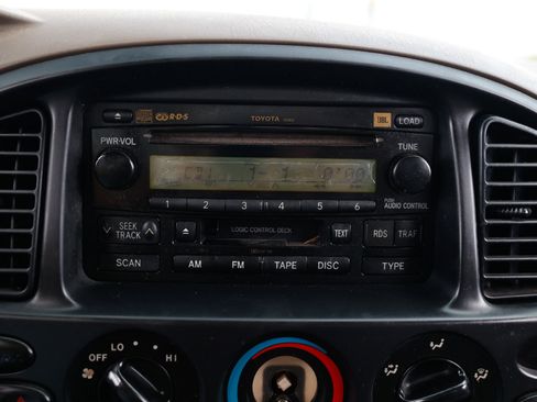 Used 2004 Toyota Tundra Limited image 30