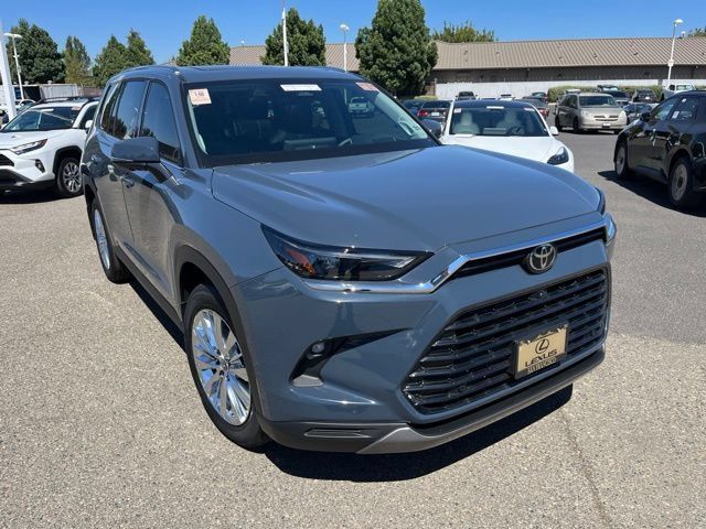 Used 2026 Toyota Grand Highlander AWD image 2