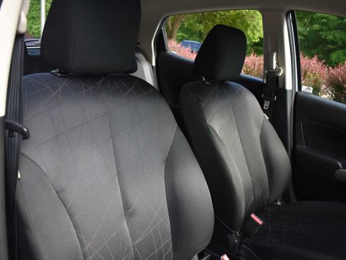 Used 2013 MAZDA MAZDA2 Sport FWD image 39